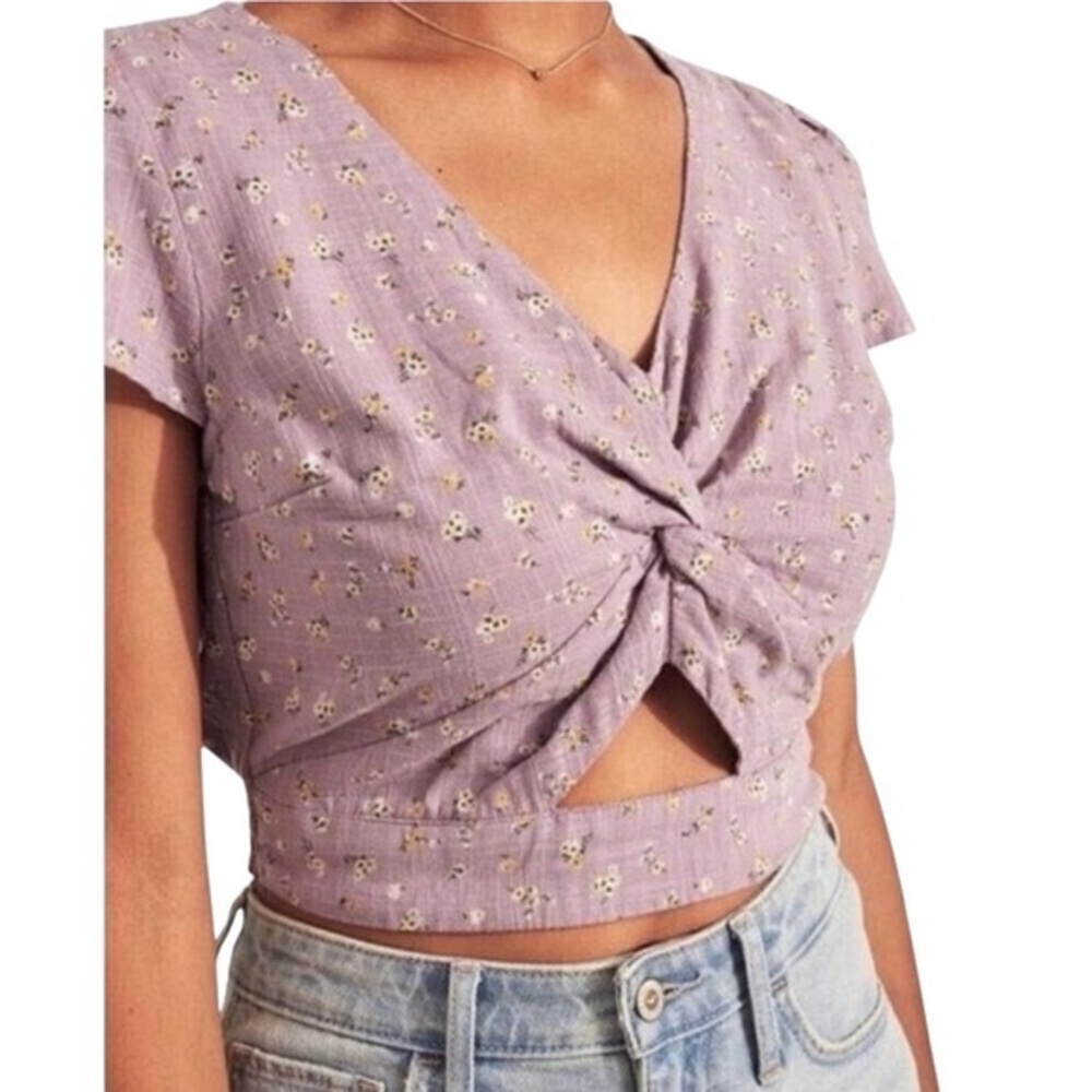 NWOT Hollister Floral Ruched Crop Top